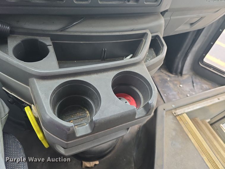 image for item DM1720 2009 Ford  E450 Super Duty  shuttle bus