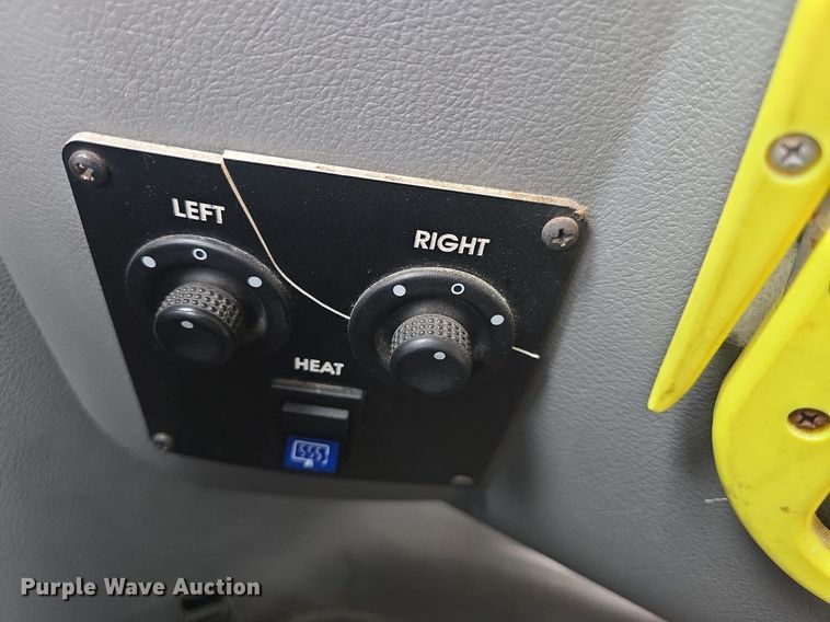 image for item DM1720 2009 Ford  E450 Super Duty  shuttle bus