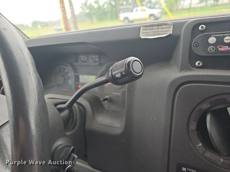 image for item DM1720 2009 Ford  E450 Super Duty  shuttle bus