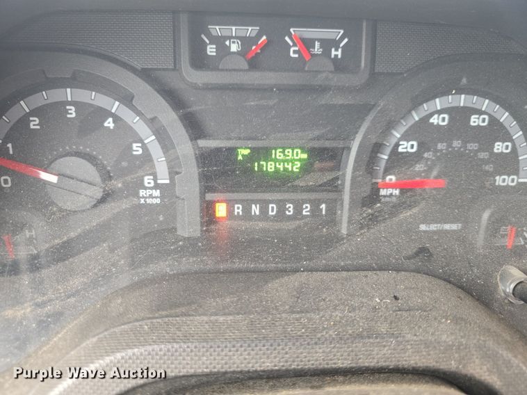 image for item DM1720 2009 Ford  E450 Super Duty  shuttle bus