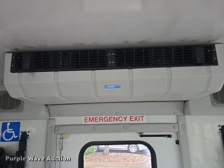 image for item DM1720 2009 Ford  E450 Super Duty  shuttle bus