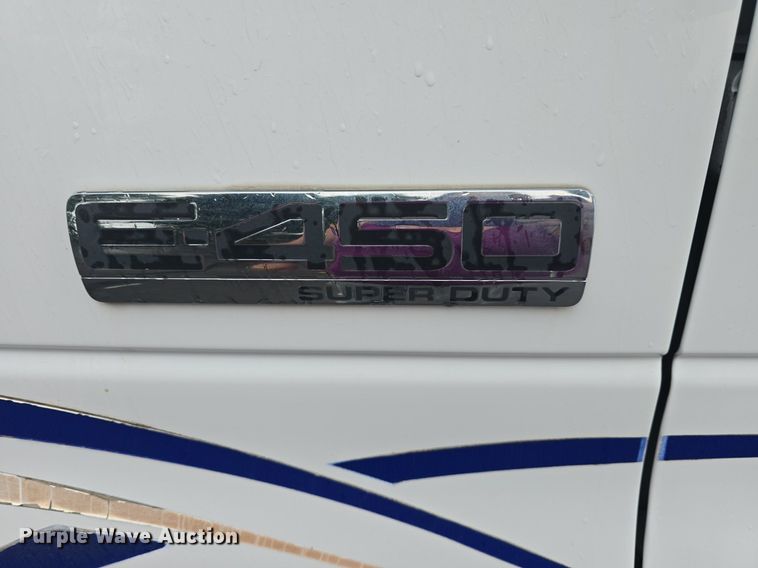 image for item DM1720 2009 Ford  E450 Super Duty  shuttle bus