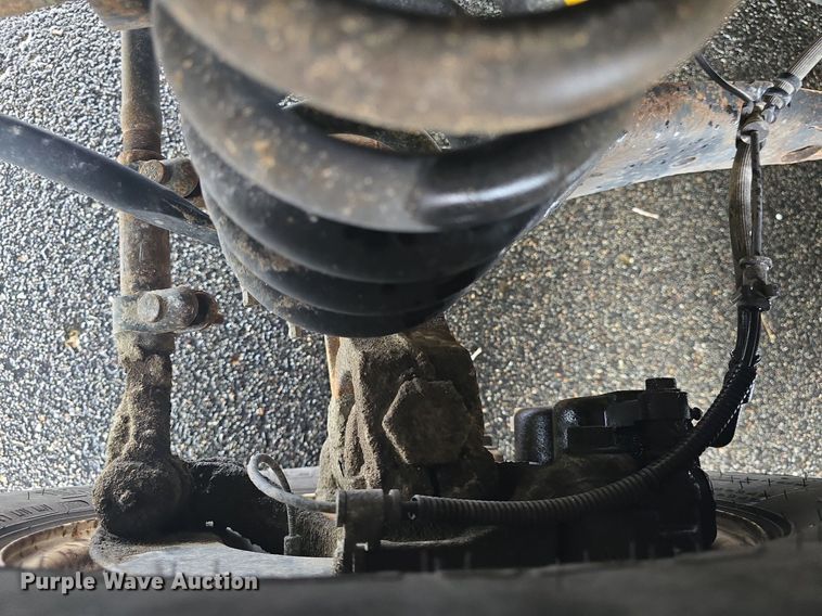 image for item DM1720 2009 Ford  E450 Super Duty  shuttle bus