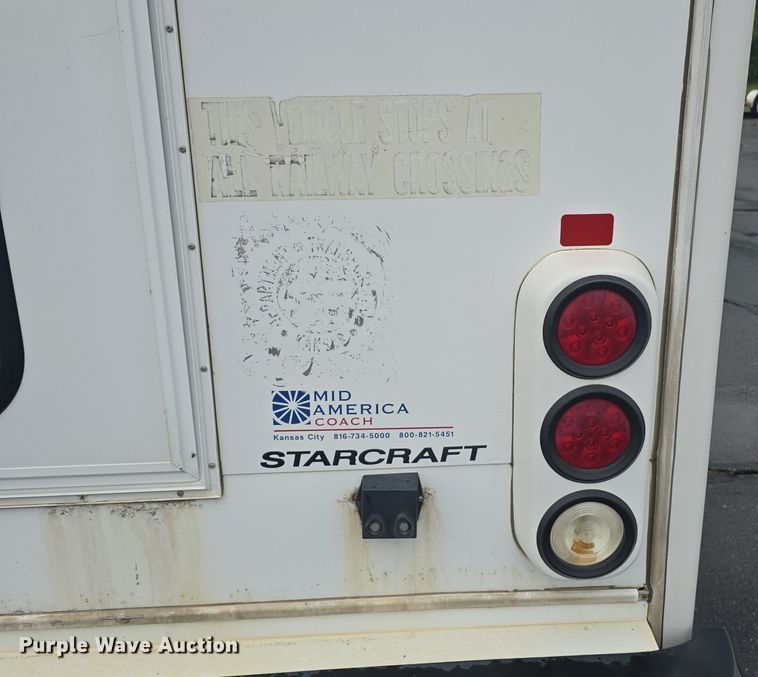 image for item DM1720 2009 Ford  E450 Super Duty  shuttle bus