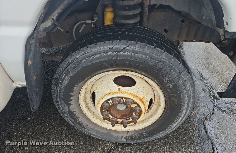 image for item DM1720 2009 Ford  E450 Super Duty  shuttle bus