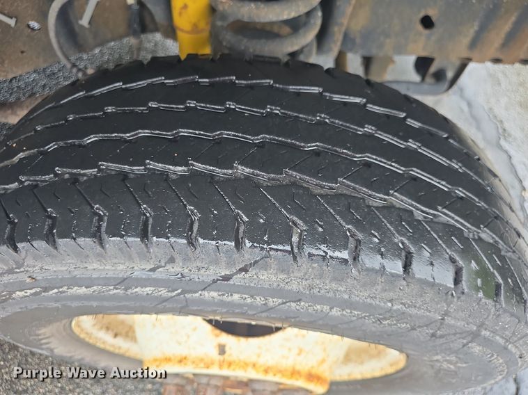 image for item DM1720 2009 Ford  E450 Super Duty  shuttle bus