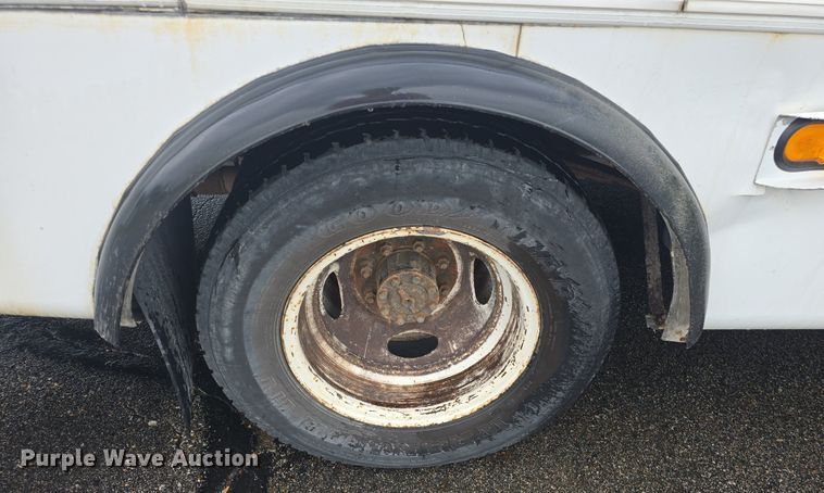 image for item DM1720 2009 Ford  E450 Super Duty  shuttle bus