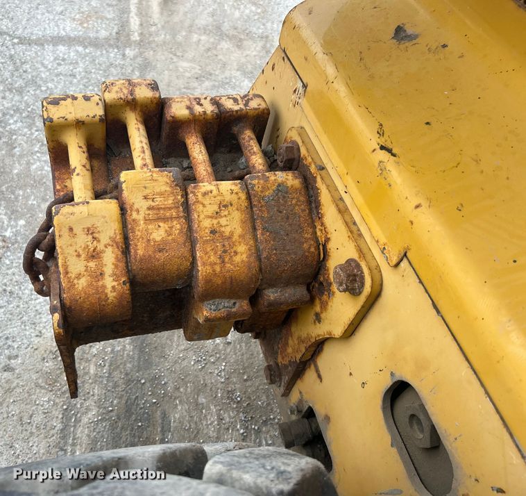 image for item DO1102 2006 John Deere 332 skid steer loader