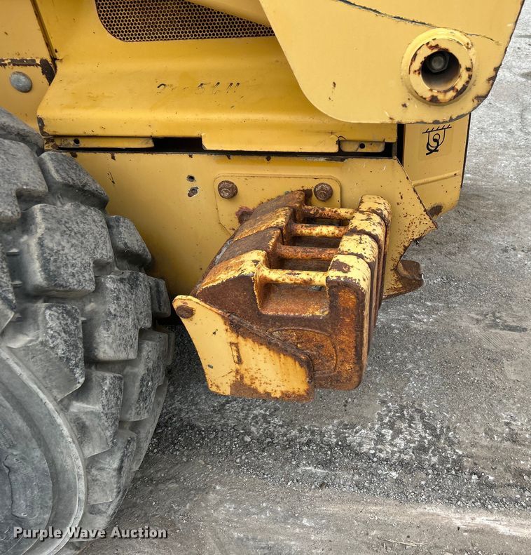 image for item DO1102 2006 John Deere 332 skid steer loader