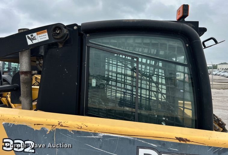 image for item DO1102 2006 John Deere 332 skid steer loader