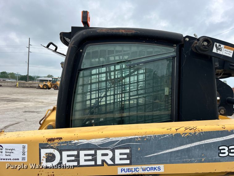 image for item DO1102 2006 John Deere 332 skid steer loader