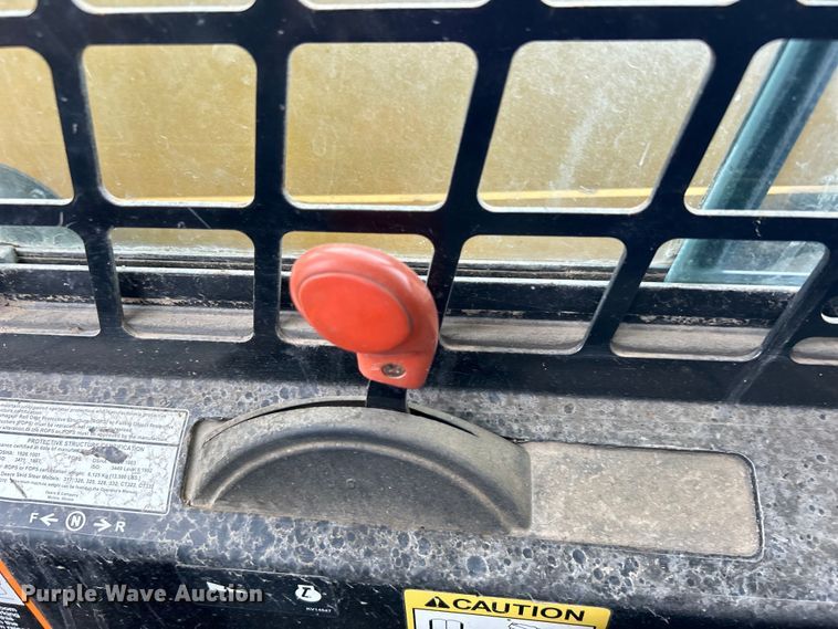 image for item DO1102 2006 John Deere 332 skid steer loader