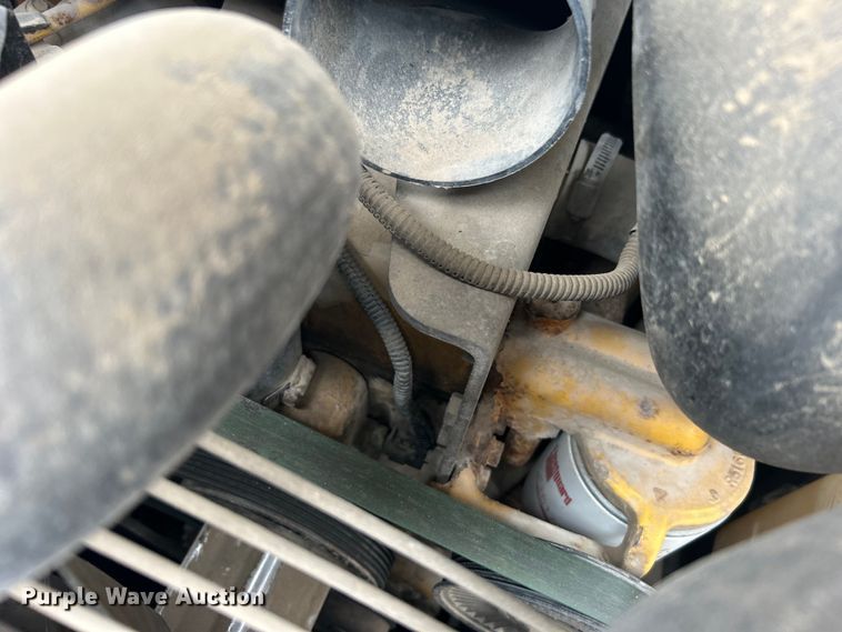 image for item DO1102 2006 John Deere 332 skid steer loader