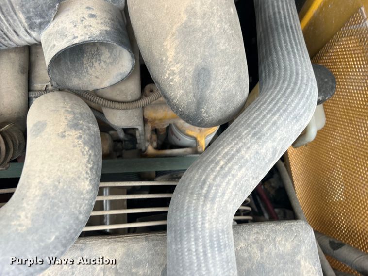 image for item DO1102 2006 John Deere 332 skid steer loader