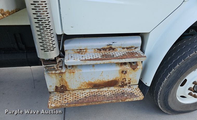 image for item DP6429 2013 Freightliner M2 refuse truck