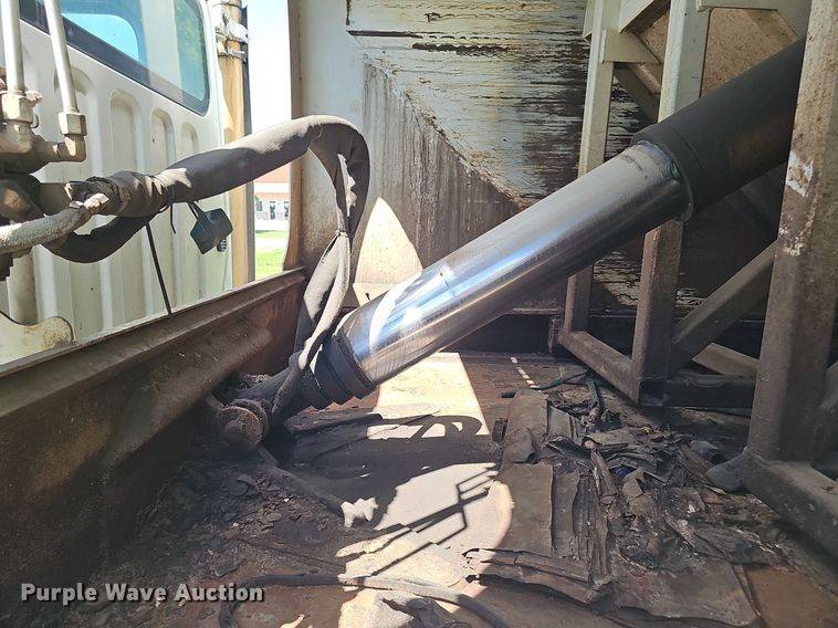 image for item DP6429 2013 Freightliner M2 refuse truck