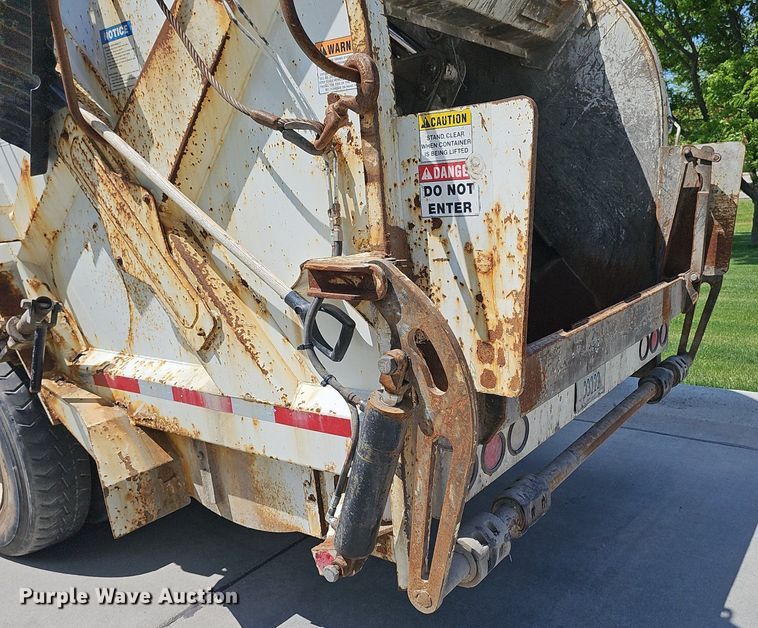 image for item DP6429 2013 Freightliner M2 refuse truck