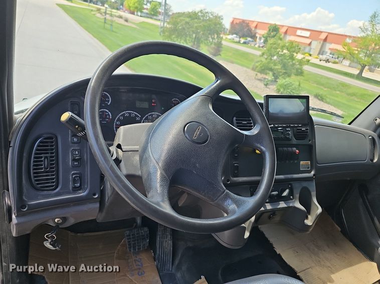 image for item DP6429 2013 Freightliner M2 refuse truck