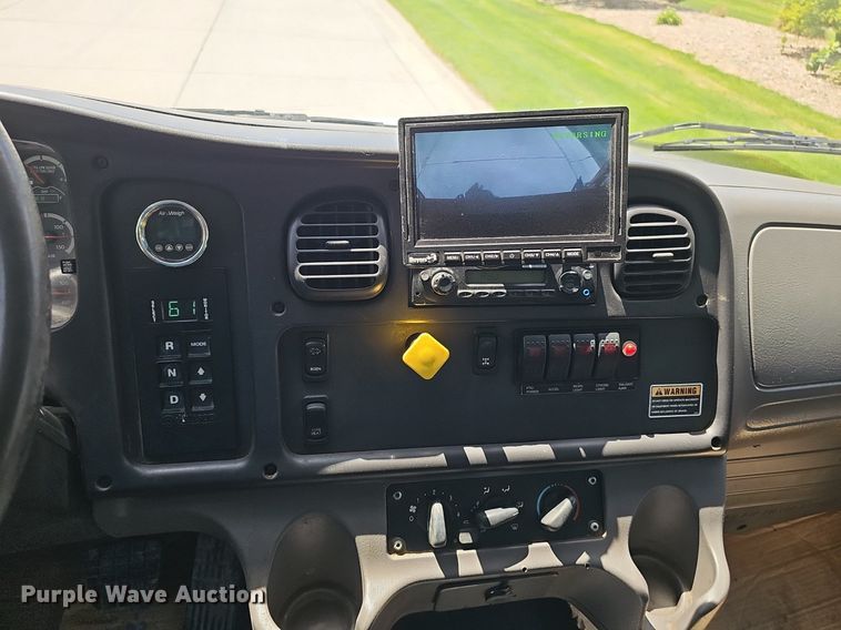 image for item DP6429 2013 Freightliner M2 refuse truck