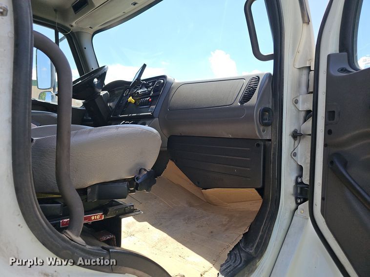 image for item DP6429 2013 Freightliner M2 refuse truck