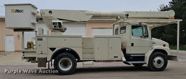 image for item DP6431 1999 Freightliner FL80 bucket truck