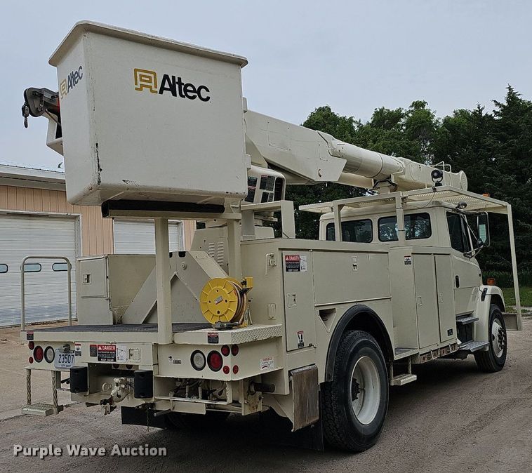 image for item DP6431 1999 Freightliner FL80 bucket truck