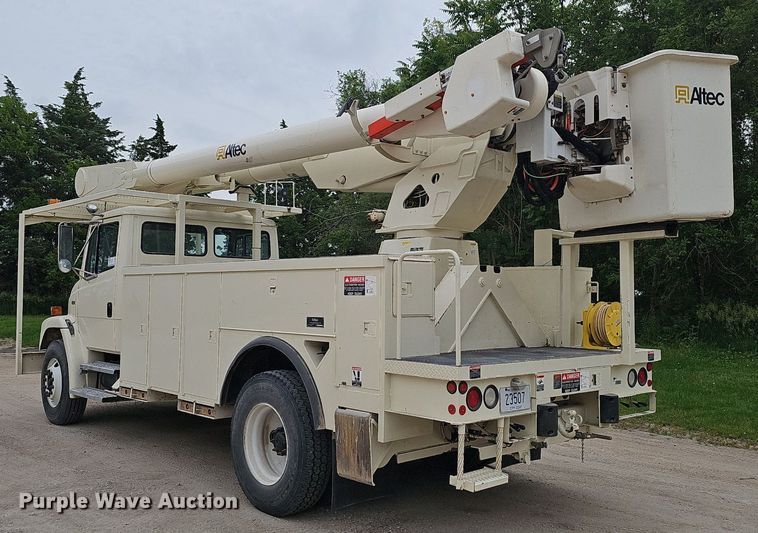 image for item DP6431 1999 Freightliner FL80 bucket truck