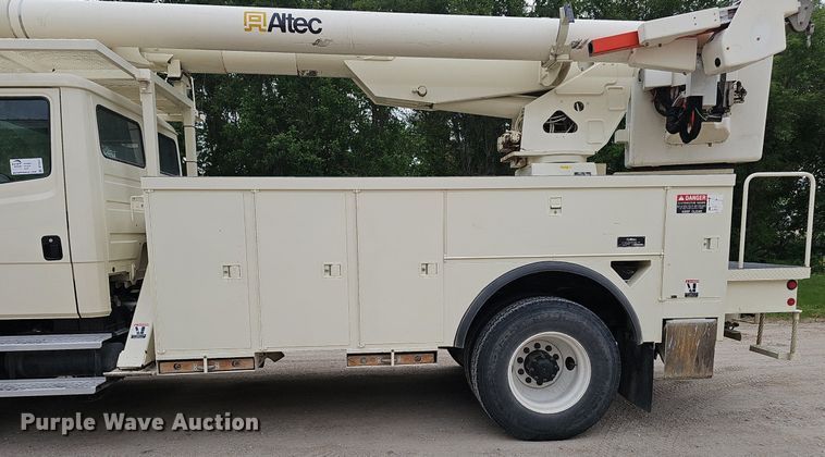 image for item DP6431 1999 Freightliner FL80 bucket truck