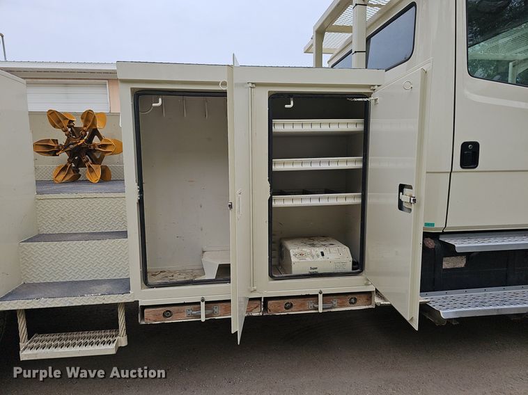 image for item DP6431 1999 Freightliner FL80 bucket truck