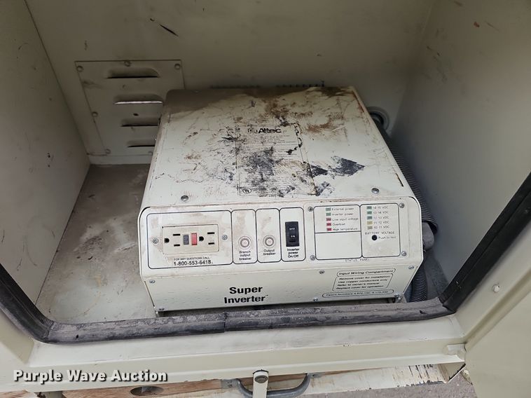 image for item DP6431 1999 Freightliner FL80 bucket truck