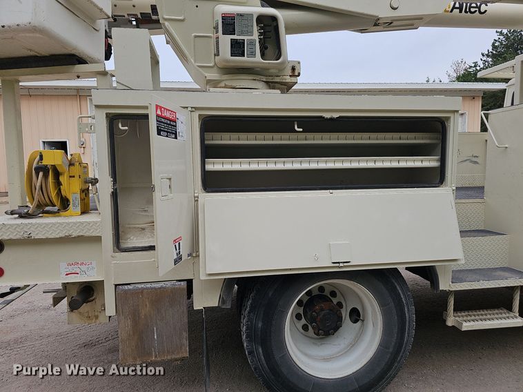 image for item DP6431 1999 Freightliner FL80 bucket truck