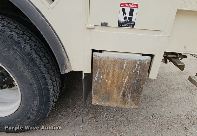 image for item DP6431 1999 Freightliner FL80 bucket truck