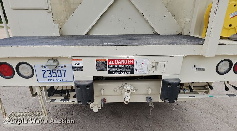 image for item DP6431 1999 Freightliner FL80 bucket truck