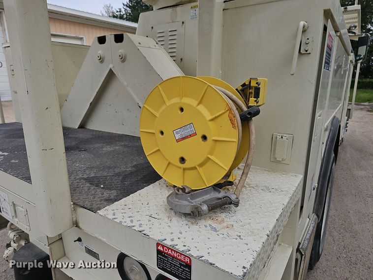 image for item DP6431 1999 Freightliner FL80 bucket truck