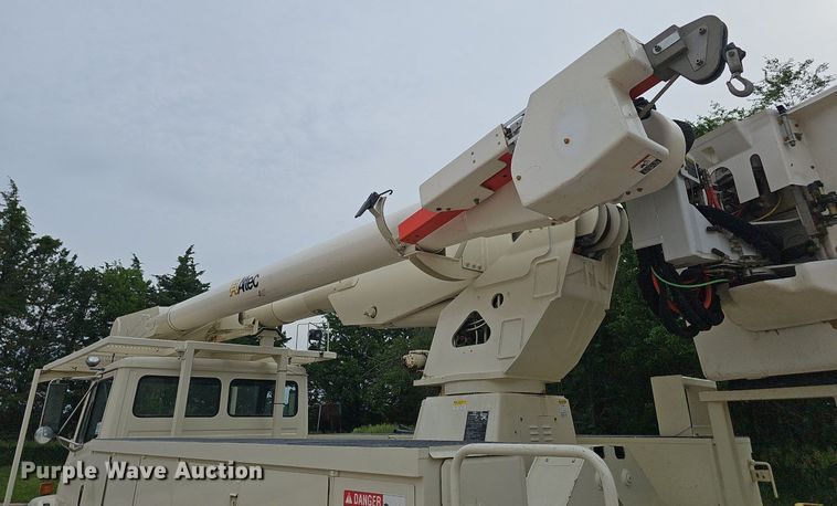 image for item DP6431 1999 Freightliner FL80 bucket truck