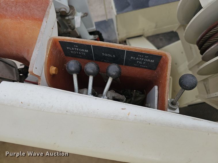 image for item DP6431 1999 Freightliner FL80 bucket truck