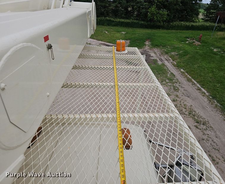 image for item DP6431 1999 Freightliner FL80 bucket truck