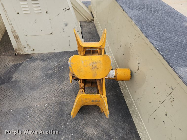 image for item DP6431 1999 Freightliner FL80 bucket truck