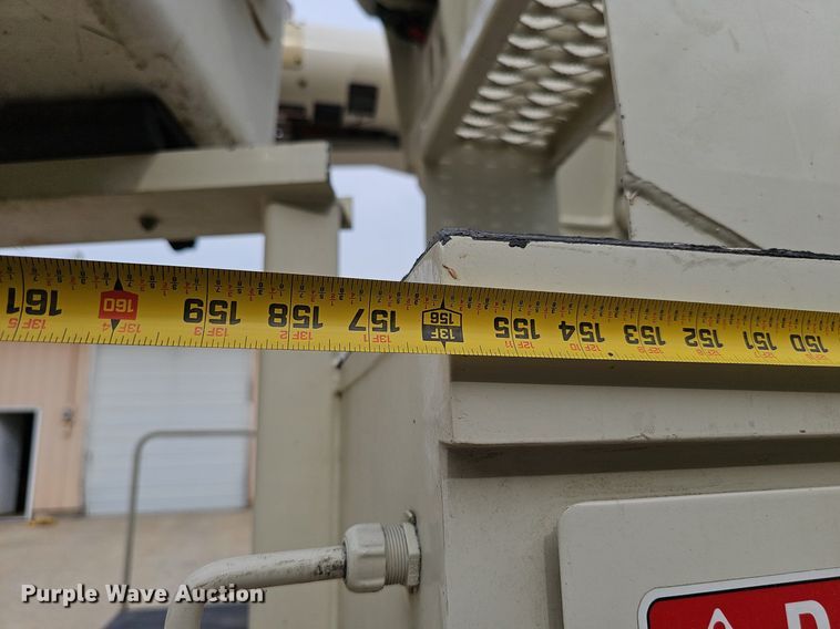 image for item DP6431 1999 Freightliner FL80 bucket truck