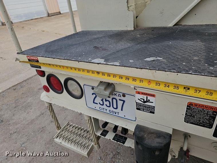 image for item DP6431 1999 Freightliner FL80 bucket truck