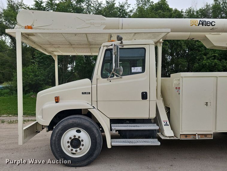 image for item DP6431 1999 Freightliner FL80 bucket truck