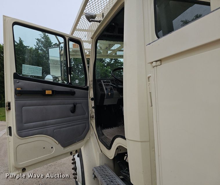 image for item DP6431 1999 Freightliner FL80 bucket truck