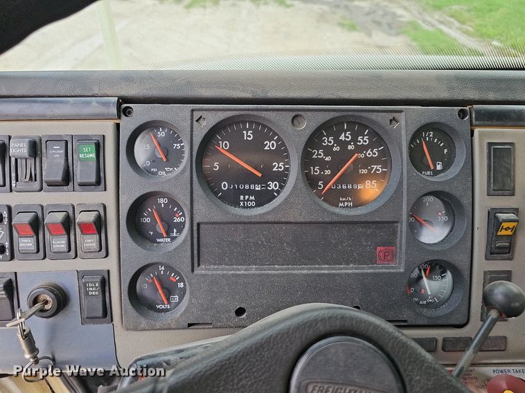 image for item DP6431 1999 Freightliner FL80 bucket truck