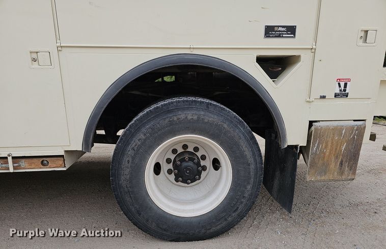 image for item DP6431 1999 Freightliner FL80 bucket truck