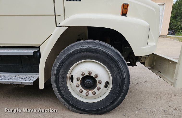 image for item DP6431 1999 Freightliner FL80 bucket truck