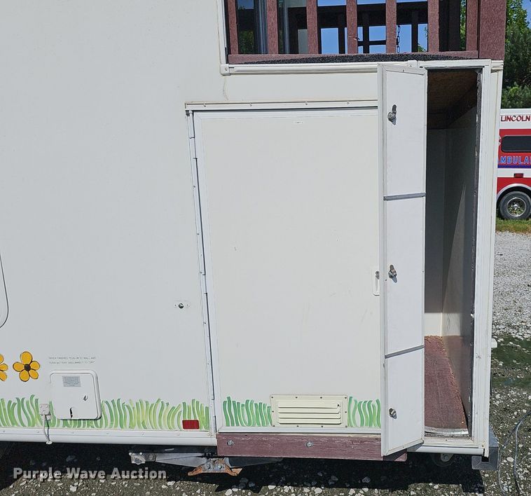 image for item DP6444 2005 Forks RV Surrey fire safety training trailer