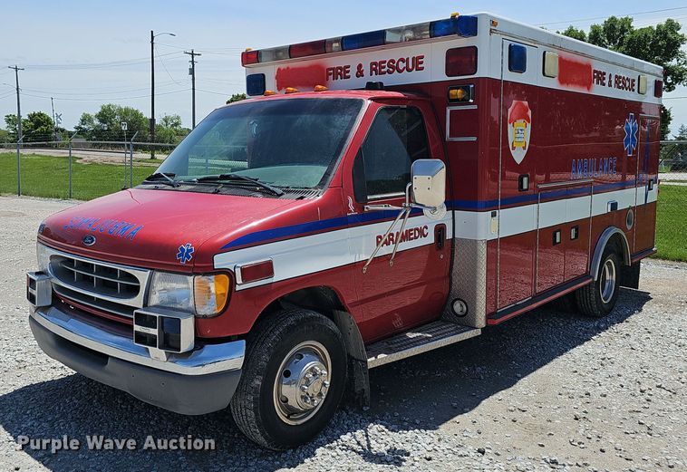 image for item DP6445 2000 Ford E450 ambulance