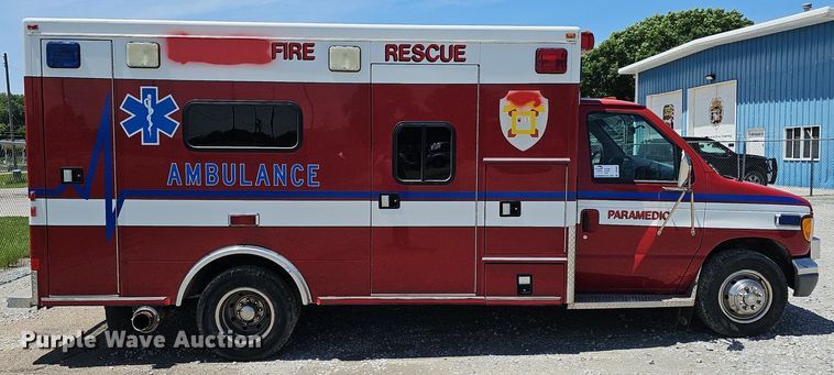image for item DP6445 2000 Ford E450 ambulance