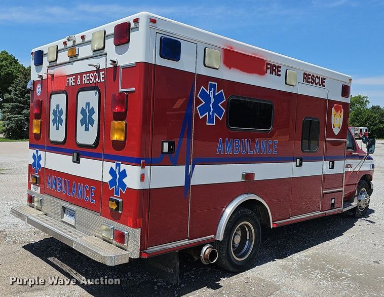 image for item DP6445 2000 Ford E450 ambulance