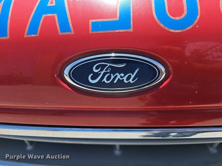 image for item DP6445 2000 Ford E450 ambulance